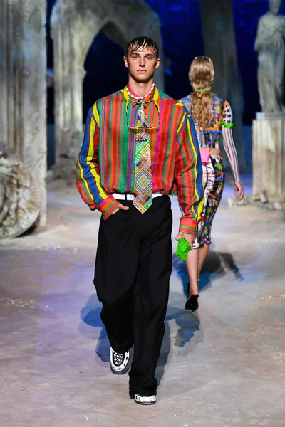 Look 17